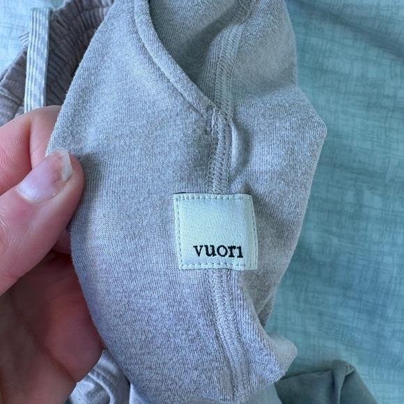 Vuori Performance Joggers size small - Picture 5 of 5